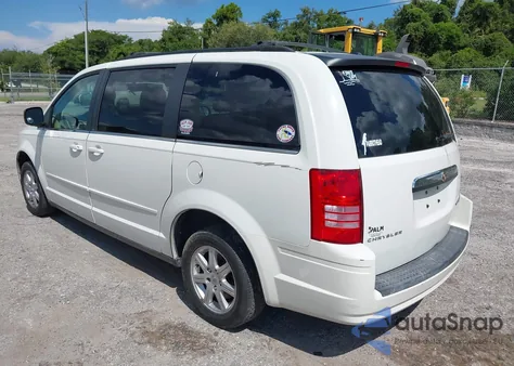 2010 Chrysler Town & Country New Lx z USA, uszkodzony, nr VIN 2A4RR2D15AR392468